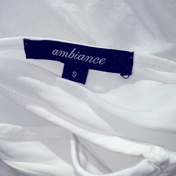 White Razor back Blouse - Picture 4 of 4